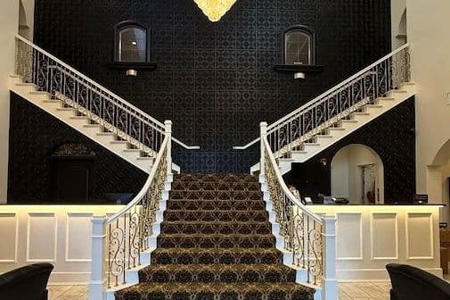 Chateau Avalon Hotel, Spa, & d'Nile Lounge